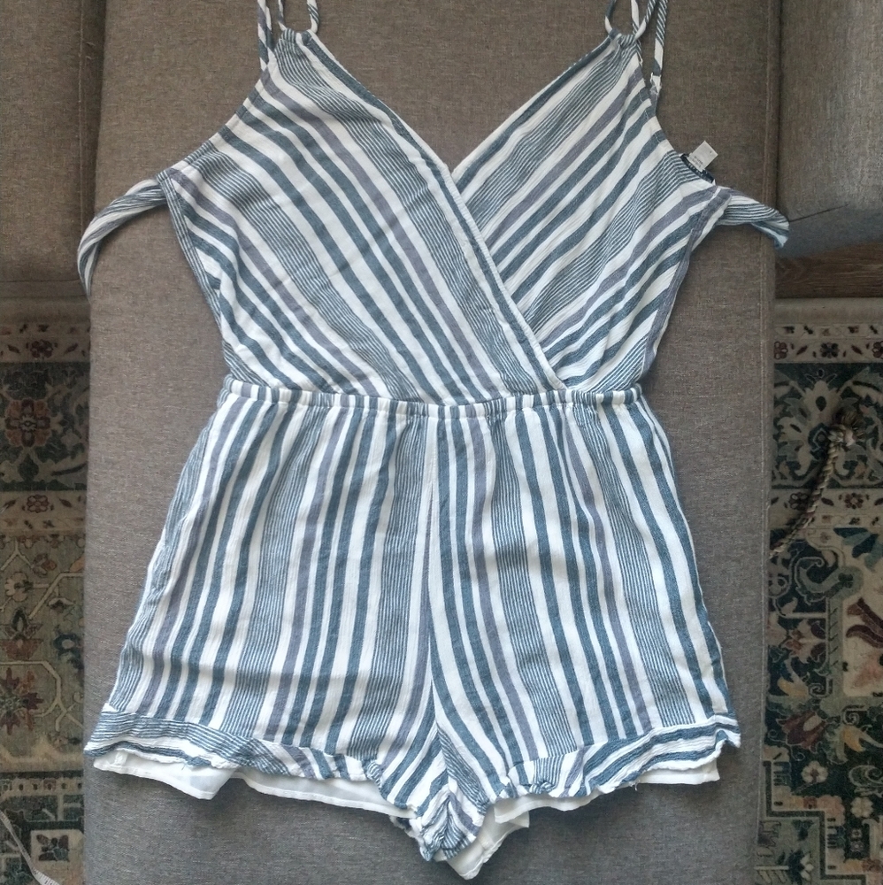 American Eagle Light Frilly Striped Blue Romper - Picture 2 of 10
